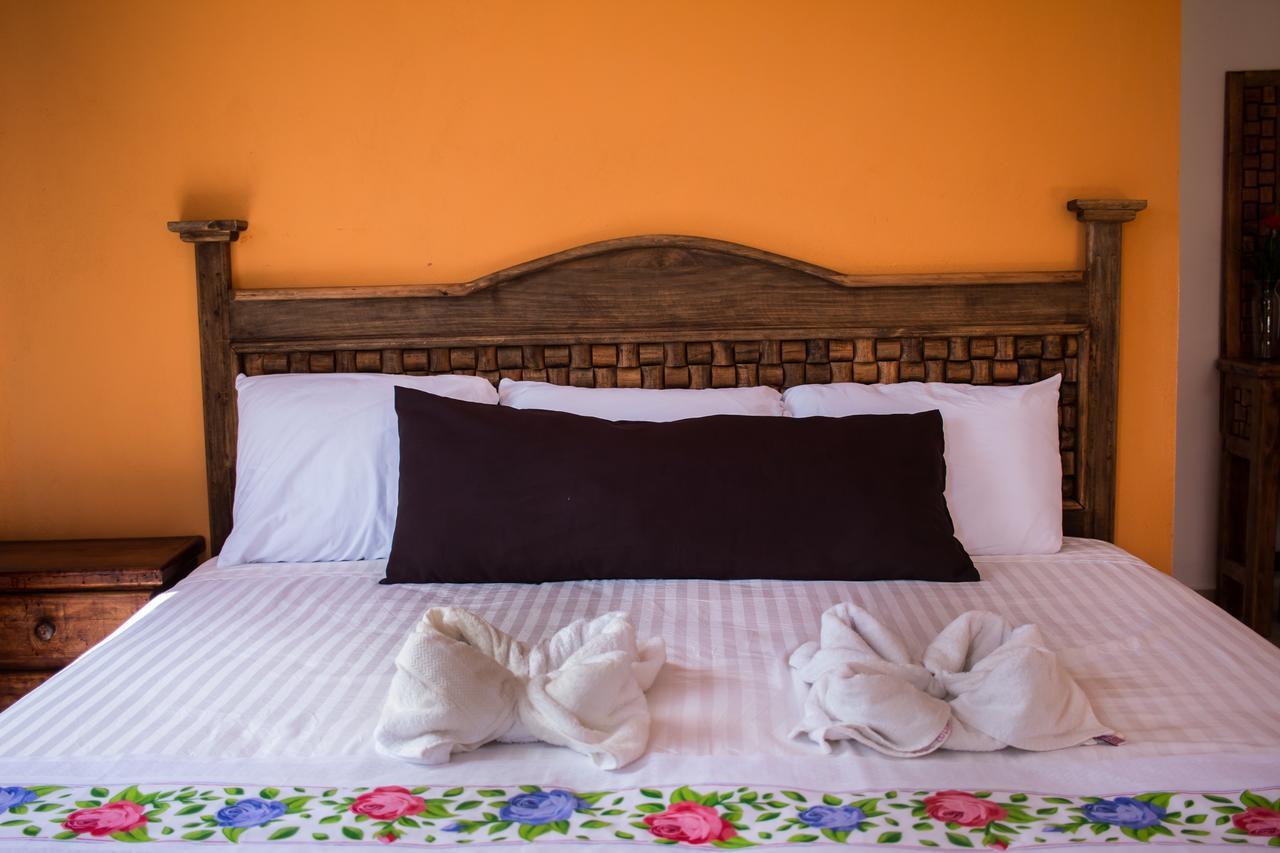 Hotel Real Colonial Valladolid  Bagian luar foto