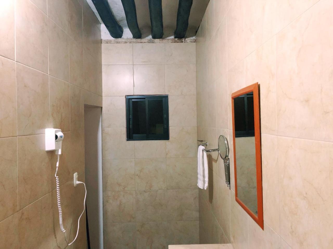 Hotel Real Colonial Valladolid  Bagian luar foto