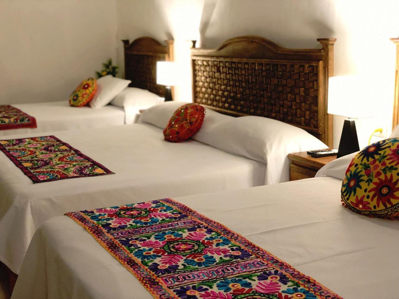 Hotel Real Colonial Valladolid  Bagian luar foto
