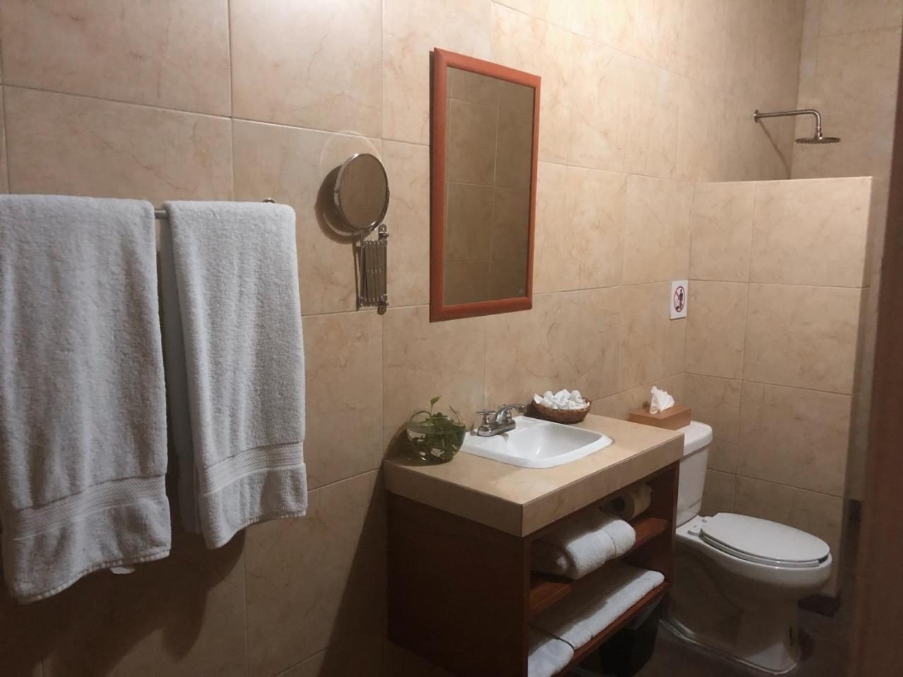 Hotel Real Colonial Valladolid  Bagian luar foto