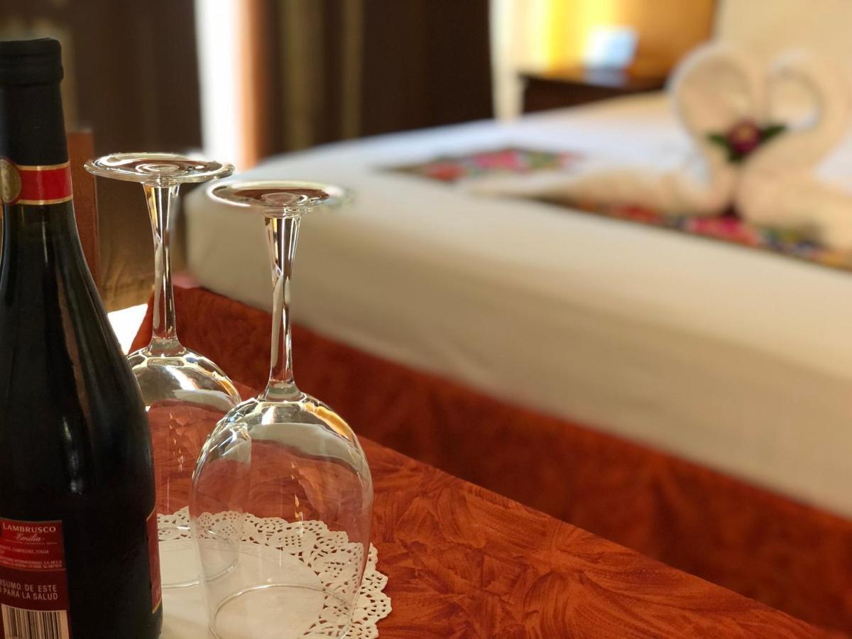 Hotel Real Colonial Valladolid  Bagian luar foto