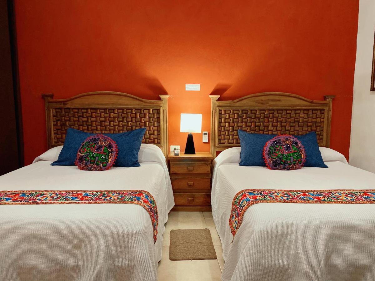 Hotel Real Colonial Valladolid  Bagian luar foto